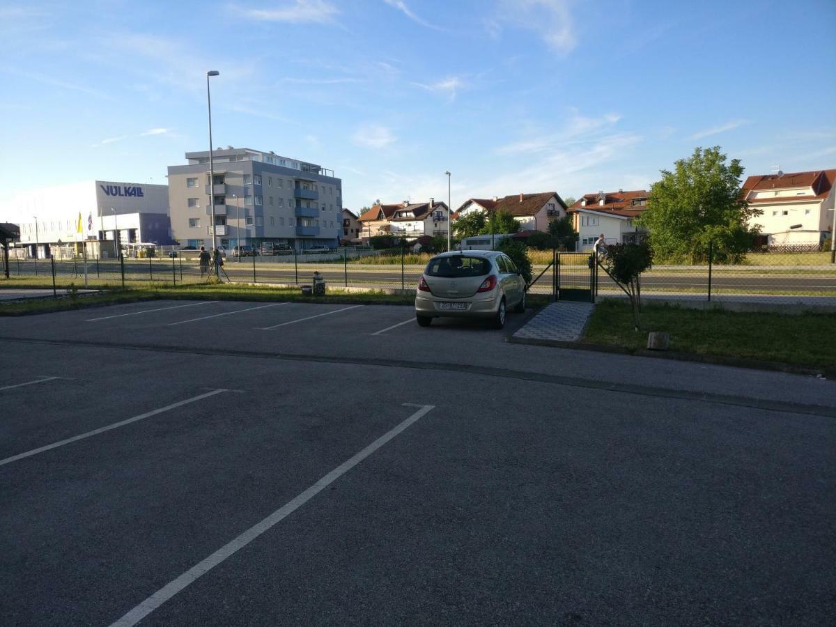 Apartman Luna Near Zagreb Airport Velika Gorica Eksteriør bilde